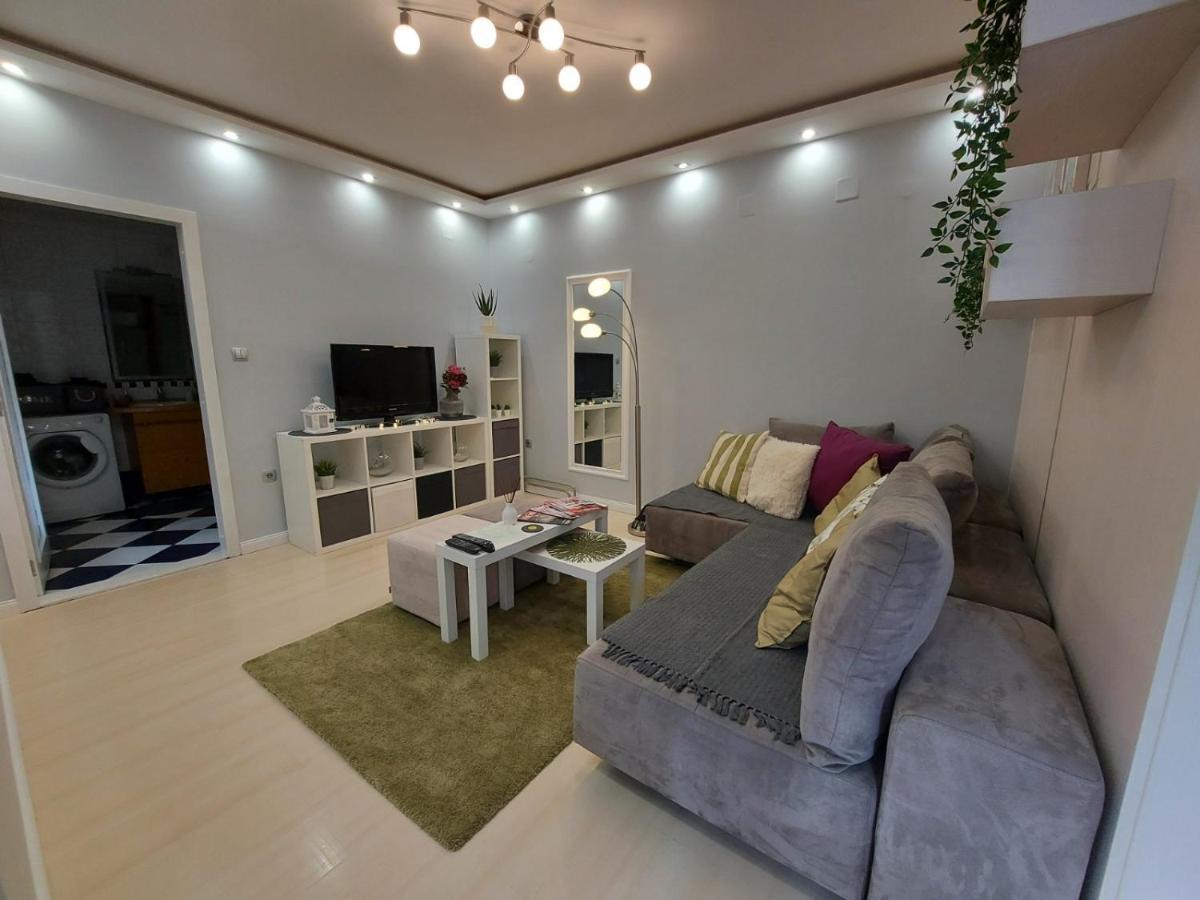 Center Danube Street Apartment Novi Sad Eksteriør bilde